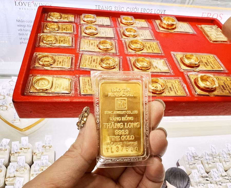 1gia-vang-nhan-lay.png