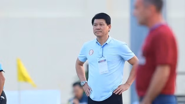 Đã qua 9 vòng đấu liên tiếp, GĐKT Vũ Tiến Thành chưa thể giúp HAGL có chiến thắng tại V-League. Ảnh: KHẢ HÒA
