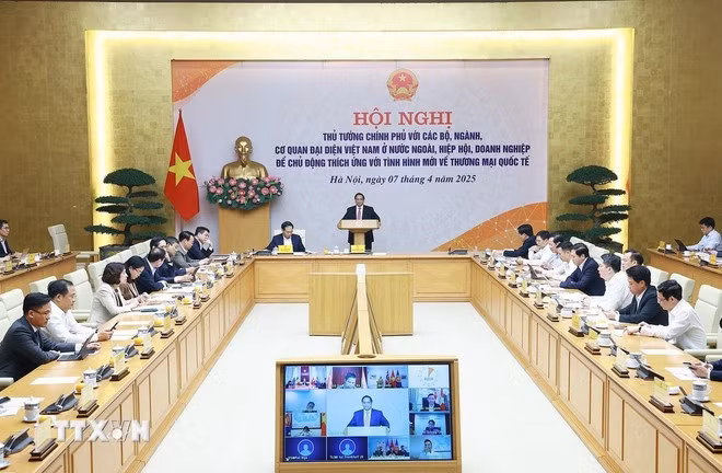 Hội nghị Thủ tướng Chính phủ với các bộ, ngành, cơ quan đại diện Việt Nam ở nước ngoài, hiệp hội, doanh nghiệp về thương mại quốc tế. (Ảnh: Dương Giang/TTXVN)