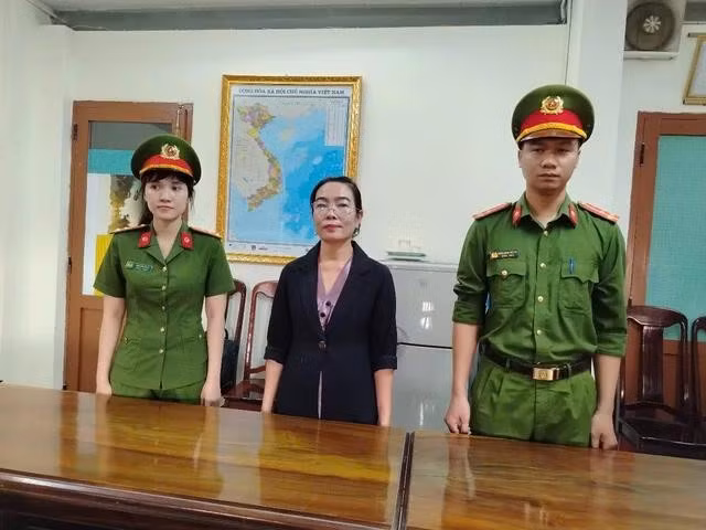 Bà Đặng Thị Hòa Hiệp bị khởi tố hành vi sản xuất hàng giả. ẢNH: CÔNG AN TỈNH PHÚ YÊN