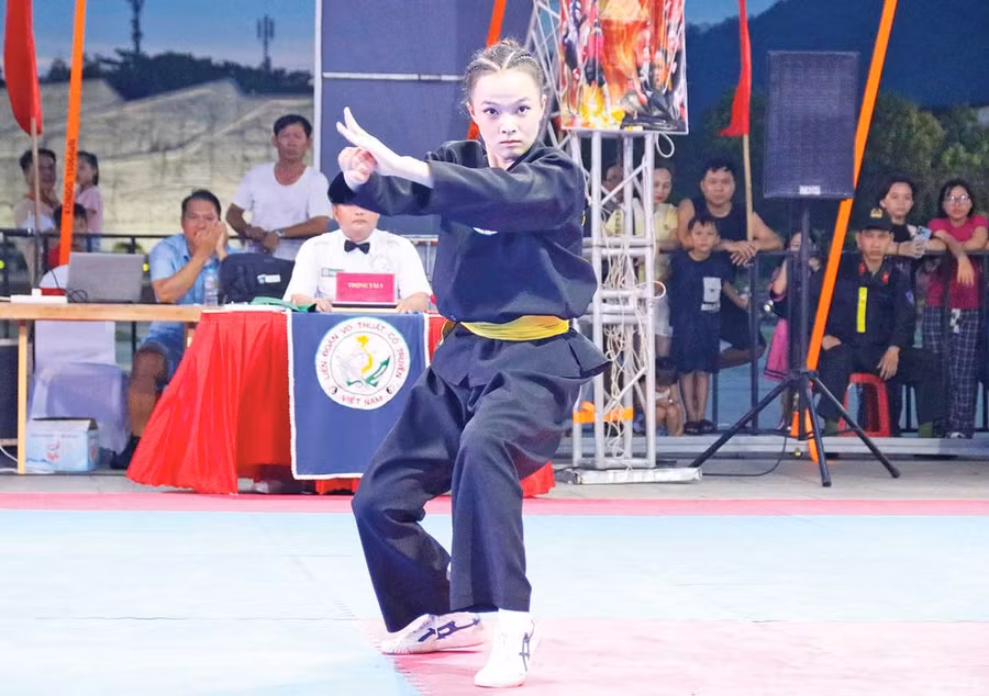 Vận động viên Trung tâm Võ thuật cổ truyền Bình Định tham gia đoạt thành tích cao tại Giải vô địch võ cổ truyền quốc gia lần thứ 34 - năm 2025. Ảnh: H.Thu