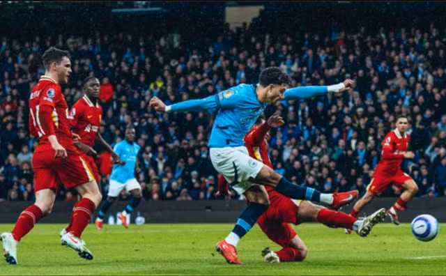 Omar Marmoush không thể xuyên phá hàng thủ vững vàng của Liverpool