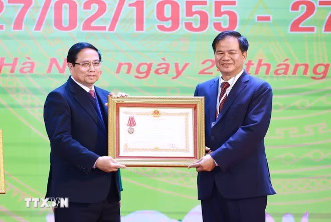 3thaythuoc.jpg