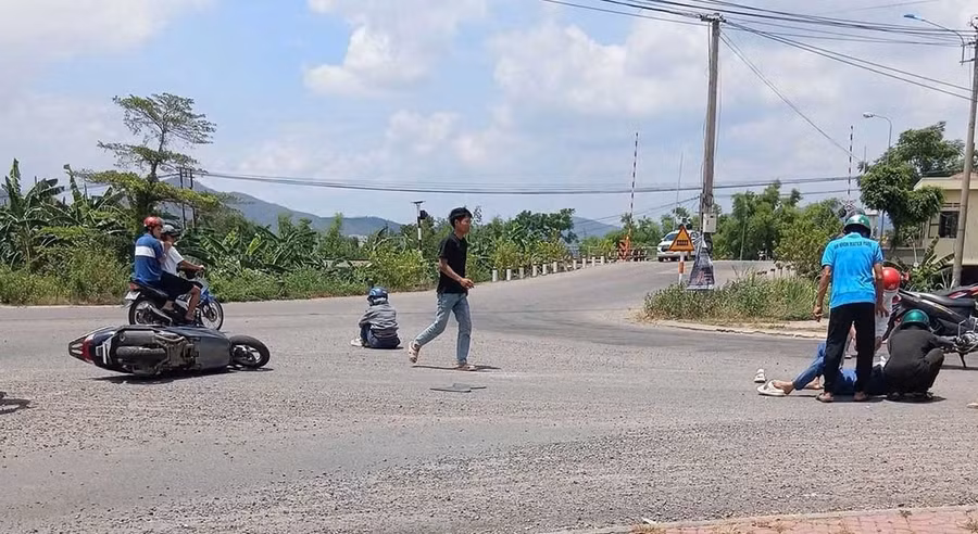 Tại khu vực ngã tư Nguyễn Thị Minh Khai - Cần Vương thường xuyên xảy ra va quẹt xe. Ảnh: N.C