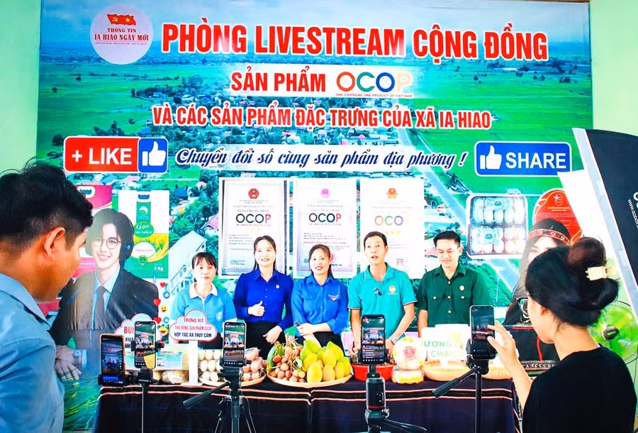 Phòng livestream cộng đồng của xã Ia Hiao trở thành một “điểm chạm” mới giữa chính quyền cơ sở với người dân trên không gian mạng. Ảnh: ĐVCC