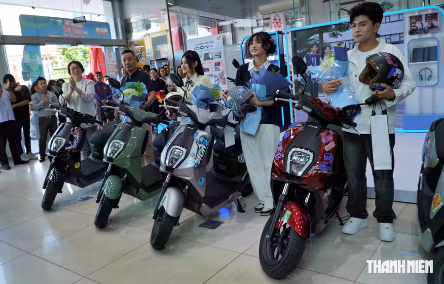 Honda ICON là mẫu xe điện tiên phong được Honda mở bán tại thị trường Việt Nam, chủ yếu hướng đến nhóm khách hàng học sinh, sinh viên. . ẢNH: ĐÌNH TUYÊN