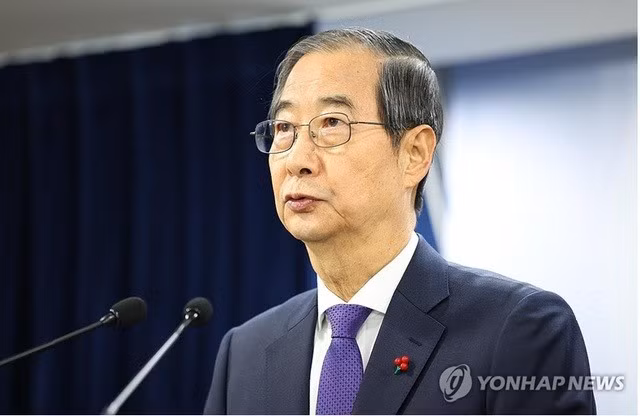 Quyền Tổng thống Hàn Quốc Han Duck-soo đã tử chức hôm 1-5 - Ảnh: YONHAP