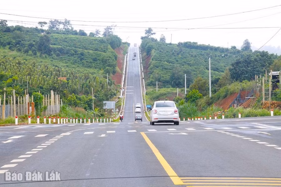 2-con-duong-huyenthoai.jpg
