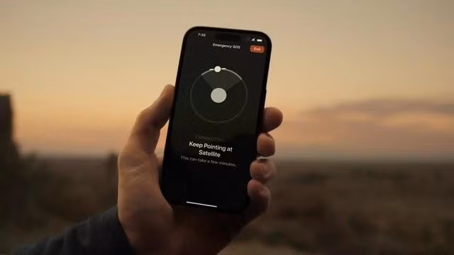 Apple thử nghiệm tính năng kết nối vệ tinh Starlink trên iPhone. ẢNH: APPLE