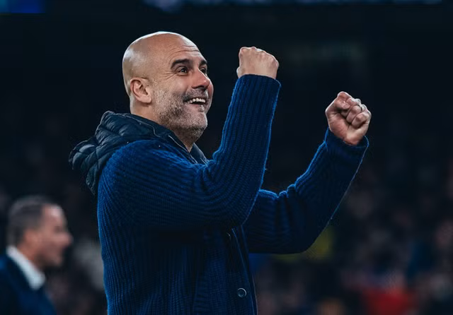 Nụ cười hiếm hoi của Pep Guardiola nhiều tháng qua