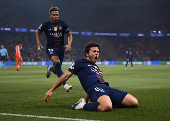 Joao Neves đưa chủ nhà PSG vượt lên