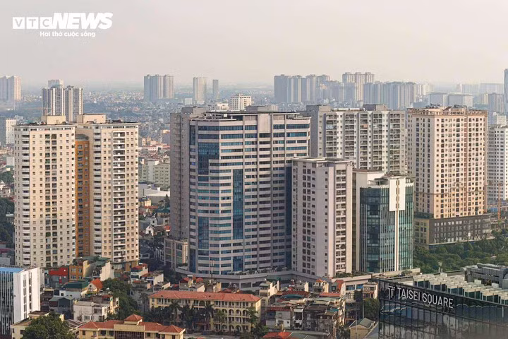 Lãi suất tăng, nhưng thị trường bất động sản sẽ không lặp lại “vết xe đổ” năm 2022. (Ảnh: Minh Đức).