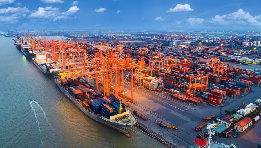Bộ Tài chính Anh sẽ bỏ miễn thuế đối với hàng nhập khẩu giá trị thấp (ảnh minh họa).