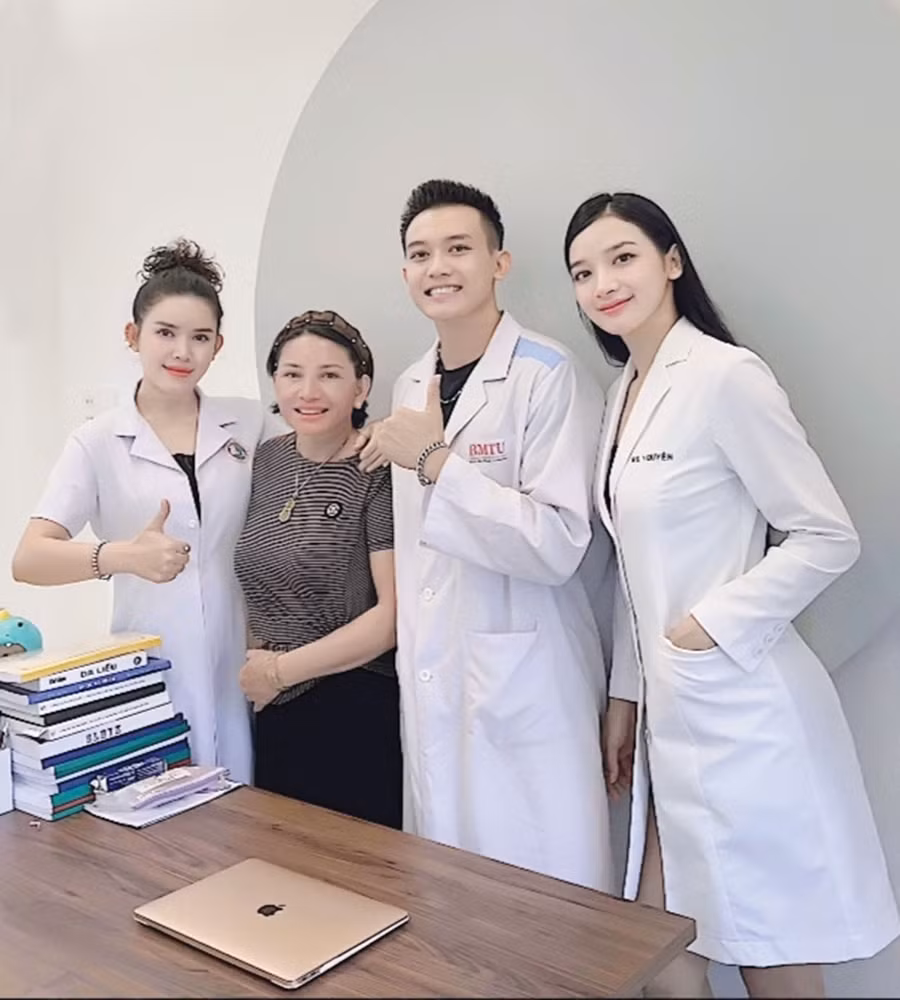ba-chi-em-nganh-y-chinh-phuc1.jpg