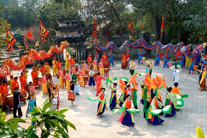 Thực hiện nếp sống văn minh, giữ gìn bản sắc văn hóa truyền thống dân tộc (ảnh minh họa).