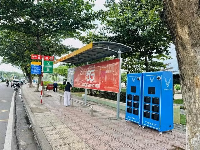 Để tăng sức cạnh tranh và thuyết phục người dùng, hãng xe Việt cũng đẩy mạnh hệ thống trạm đổi pin trên cả nước