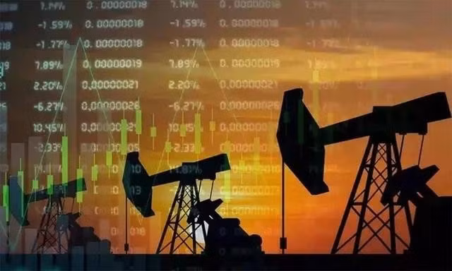 Giá dầu thô tăng cao sau khi Mỹ và Israel tấn công quân sự nhằm vào Iran. ẢNH: REUTERS
