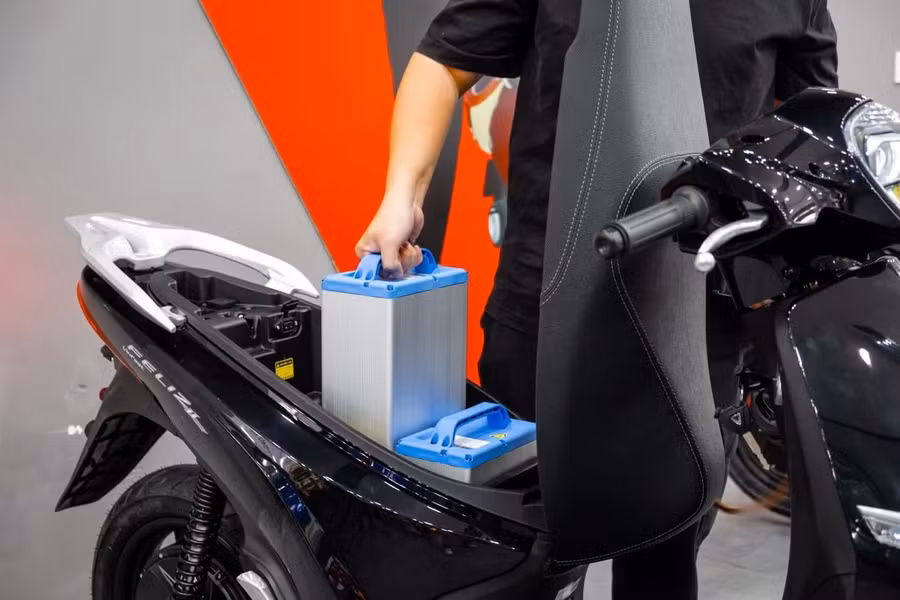 Người dùng này cũng đánh giá cao thiết kế của xe với chiều cao yên 780 mm và khoảng sáng gầm xe đủ để vận hành trong mọi điều kiện đường sá.