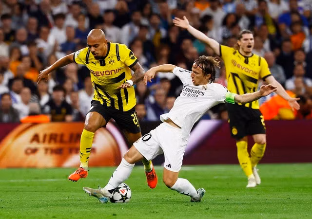 Donyell Malen mở tỉ số cho Dortmund