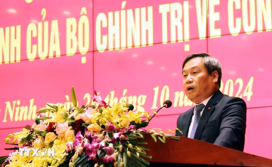 Ông Vũ Đại Thắng, Bí thư Tỉnh ủy Quảng Ninh phát biểu nhận nhiệm vụ. (Ảnh: Đức Hiếu/TTXVN)