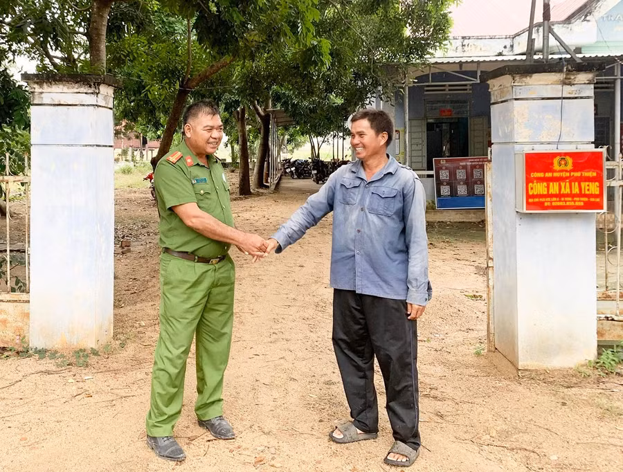 1-ong-siu-thuin-la-canh-tay-dac-luc-cua-cong-an-xa-ia-yeng-trong-dam-bao-an-ninh-trat-tu-tren-dia-ban-anh-rh.jpg