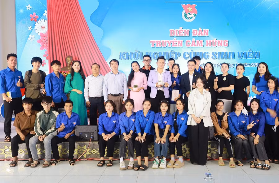 dong-hanh-cung-sinh-vien-khoi-nghiep-bg-6806-8591.jpg