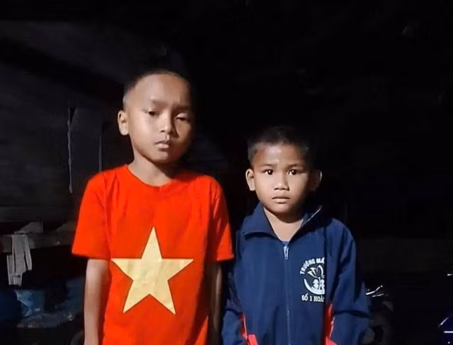 Hai em nhỏ được cứu sống
