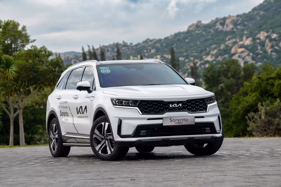 3-kia-sorento-hybrid1-1341-665.jpg