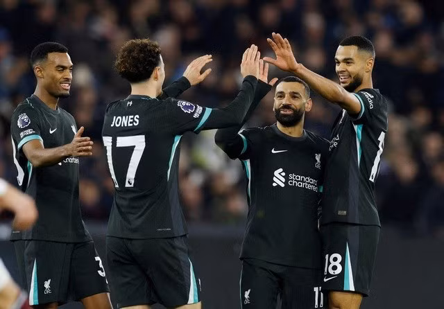 Liverpool khép lại năm 2024 bằng ngôi số 1
