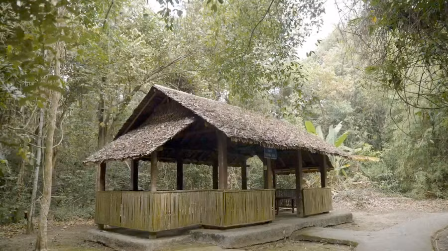 Nhà ở của các đồng chí lãnh đạo tại Trung ương Cục miền Nam. Ảnh Sun World Ba Den Mountain
