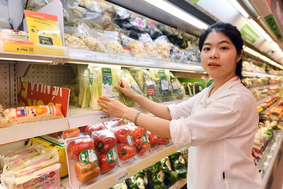 tu-ngay-1-7-mua-hang-duoi-20-trieu-khong-duoc-khau-tru-thue-neu-thanh-toan-tien-mat-anh-minh-hoa-nam-khanh-nguon-vietnamnetvn.jpg