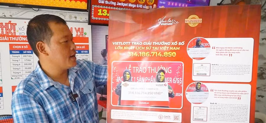 3-anh-nam-tu-in-bang-ve-nguoi-trung-jackpot-hon-300-ty-dong-de-nguoi-choi-biet-den-thong-tin.jpg