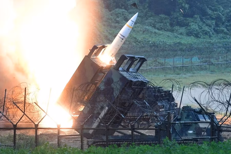 mot-he-thong-atacms-do-my-san-xuat-dien-tap-khai-hoa-anh-afp.jpg
