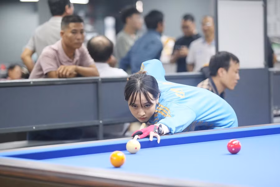 0truc-quyen-co-niem-dam-me-dac-biet-voi-mon-billiards-carom-3-bang-anh-van-ngoc.jpg
