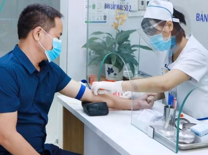 tu-nam-2025-khi-cap-doi-giay-phep-lai-xe-nguoi-lai-xe-phai-xet-nghiem-5-loai-ma-tuy-anh-nguon-sggpo.jpg