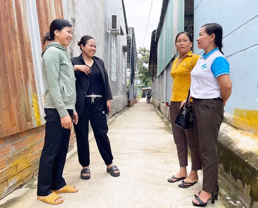 2them-thong-qua-nguon-von-xa-hoi-hoa-chi-hoi-phu-nu-buon-dong-thuo-da-dau-tu-nang-cap-tuyen-duong-giao-thong-nong-thon-xay-dung-canh-quan-moi-truong-sang-xanh-sach-dep-anh-vu-chi.jpg