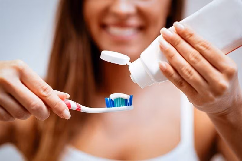 Hiệp hội Nha khoa Mỹ khuyến nghị mỗi người nên đánh răng ít nhất 2 lần mỗi ngày (ảnh minh họa).
