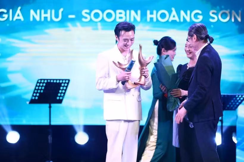 giai-thuong-cong-hien-nam-2025dd.jpg