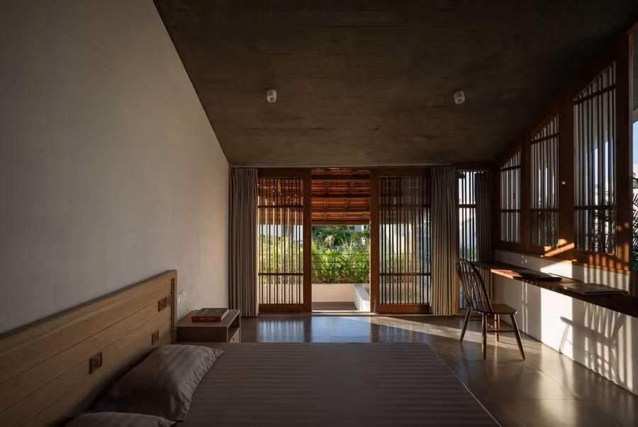Vật liệu gỗ tái chế biểu tượng của nghề mộc truyền thống được sử dụng rộng rãi, giữ nguyên nét mộc mạc.