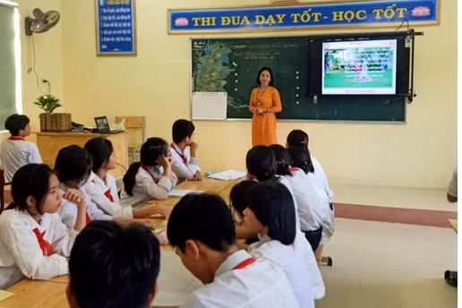 screenshot-2025-03-13-at-14-12-27-hon-300-giao-vien-bat-ngo-bi-truy-thu-4-6-ty-dong-tien-bao-hiem.png