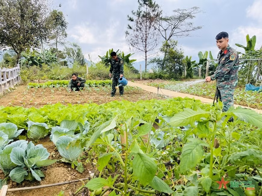 canh-song-giua-deo-may-nui-gio-dd.jpg