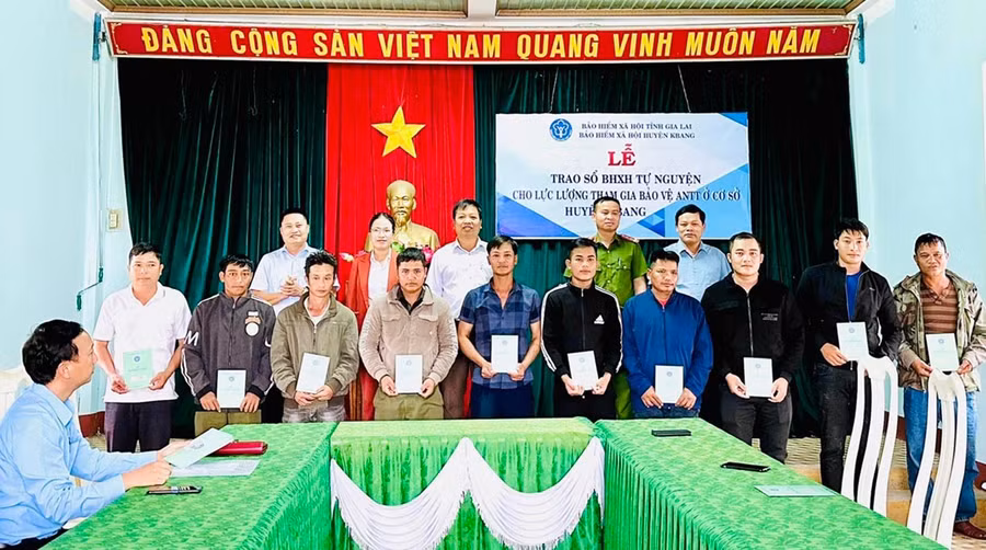 ho-tro-dong-bao-hiem-cho-luc-luong-bao-ve-an-ninh-trat-tu-co-so-bg.jpg