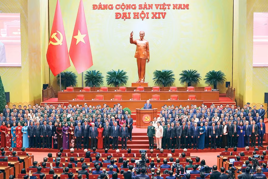 Ban Chấp hành Trung ương Đảng khóa XIV ra mắt nhận nhiệm vụ. Ảnh: TTXVN