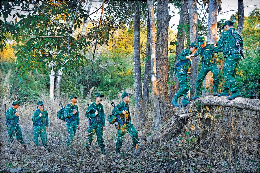 Bộ đội Biên phòng tuần tra, kiểm soát và bảo vệ vững chắc chủ quyền an ninh biên giới đất liền. Ảnh: Quốc Vinh