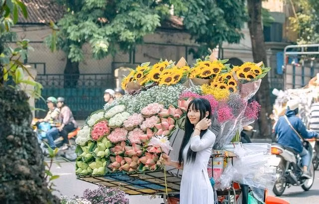 Hà Nội thu hút du khách Anh vì có giá cả phải chăng. ẢNH: BÙI NGỌC CÔNG
