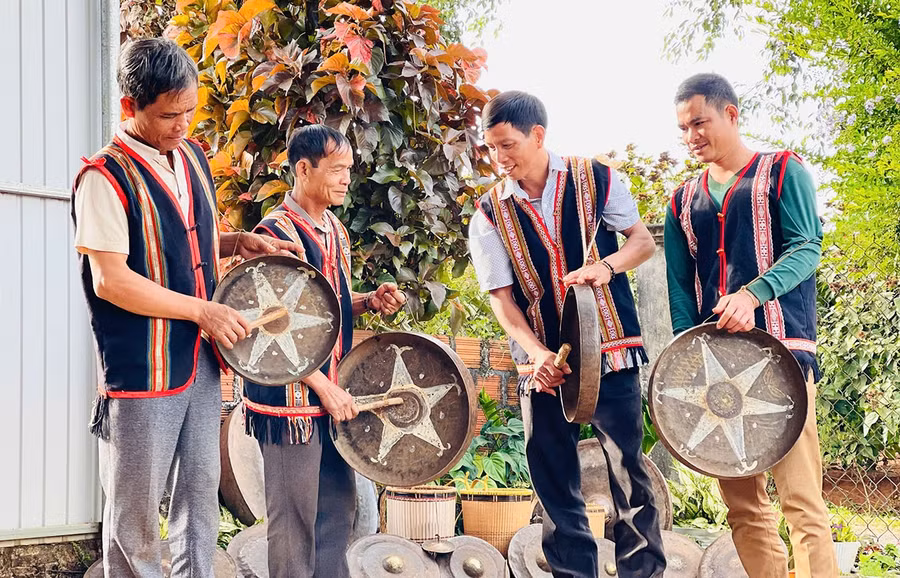 lang-dung-ro-vang-tieng-cong-chieng-dd.jpg