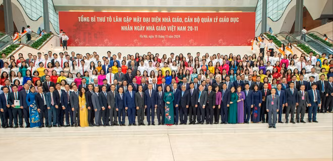 Tổng Bí thư Tô Lâm gặp mặt, động viên đại diện nhà giáo, cán bộ quản lý giáo dục. (Ảnh: PV/Vietnam+)