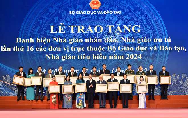Các nhà giáo được vinh danh năm 2024. (Ảnh: PV/Vietnam+)