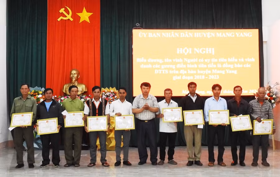 mang-yang-phat-huy-vai-tro-nguoi-co-uy-tin-dd.jpg