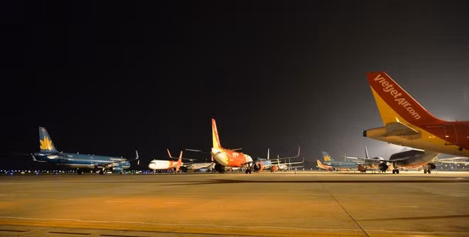 Các hãng hàng không sẽ tăng cường thêm nhiều chuyến bay đêm đến các sân bay địa phương trong dịp cao điểm Tết Nguyên đán Ất Tỵ 2025. (Ảnh: PV/Vietnam+)